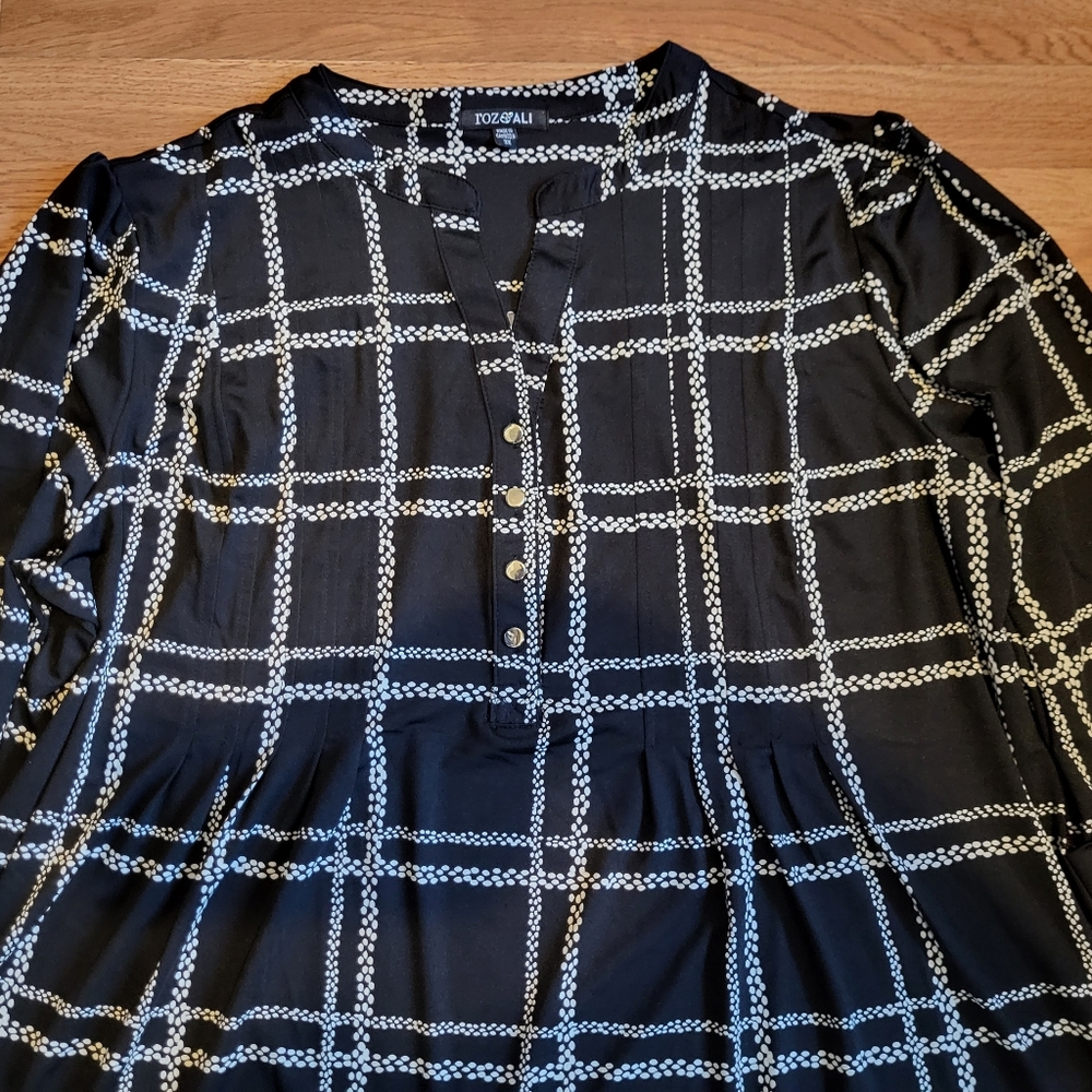 Dress barn 3x checker blouse
